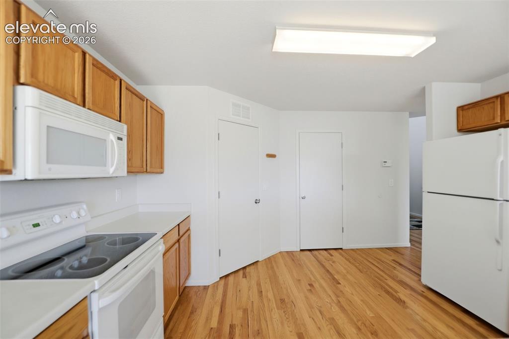 Image 12 of 48: Kitchen