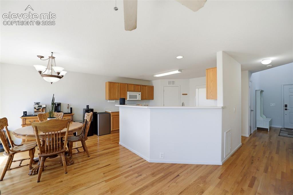 Image 14 of 48: Great Room