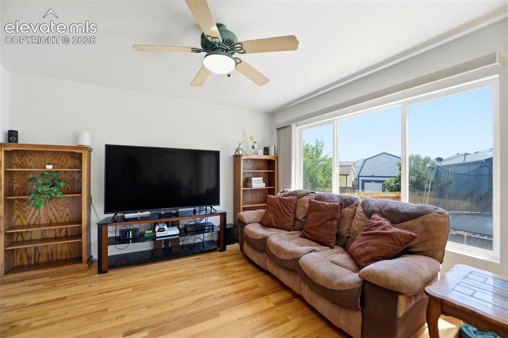 Image 18 of 48: Living Room
