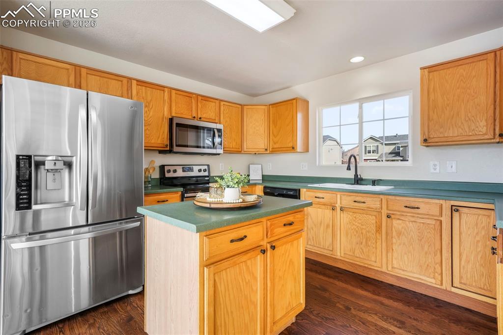 Image 13 of 47: Kitchen