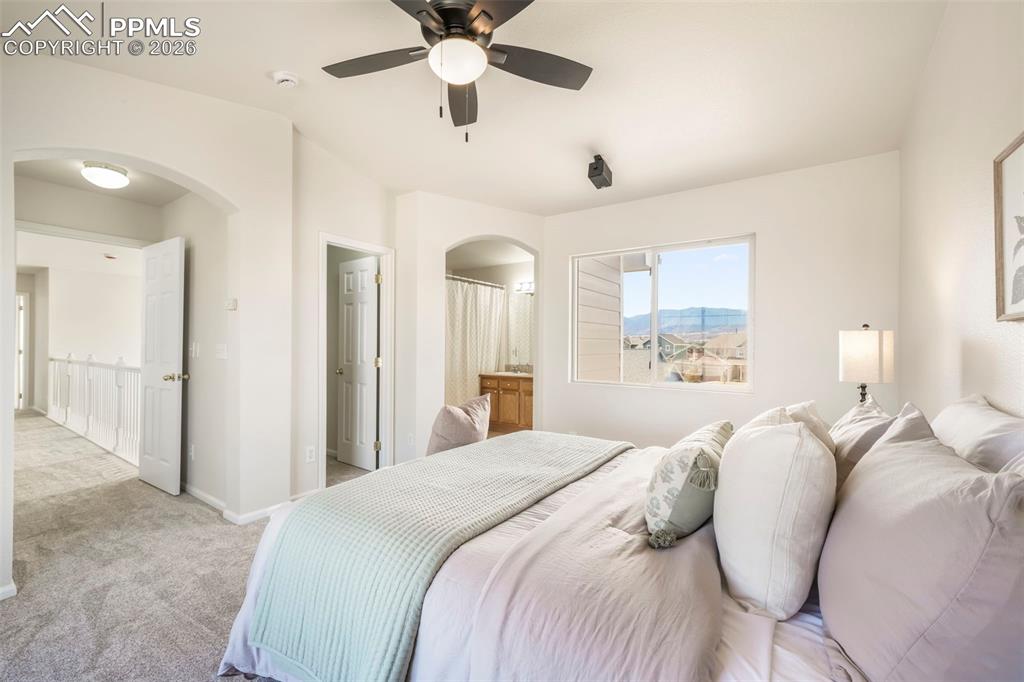 Image 23 of 47: Bedroom