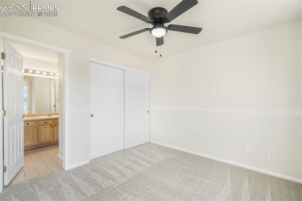 Image 32 of 47: Bedroom