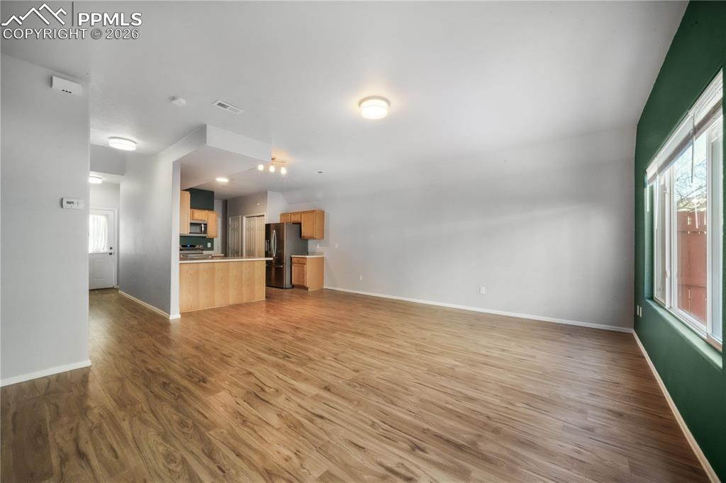 Image 13 of 50: Living Room