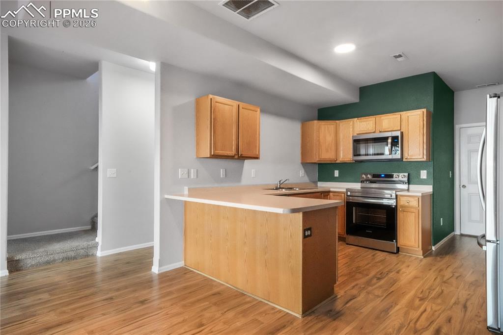 Image 2 of 50: Kitchen