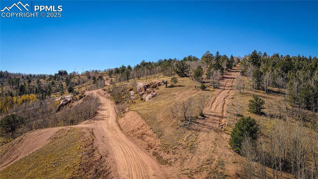 Image 4 of 40: Drone / aerial view