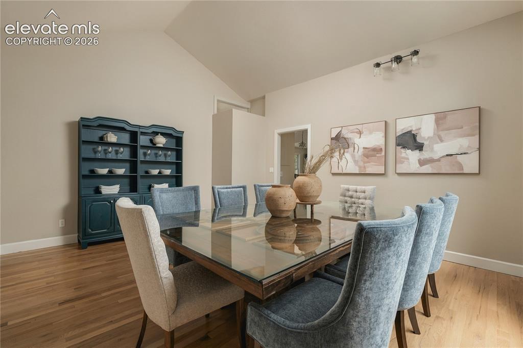Image 14 of 43: Dining Area