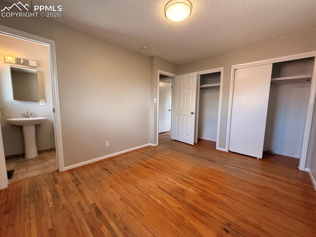 Image 10 of 26: Dining Room