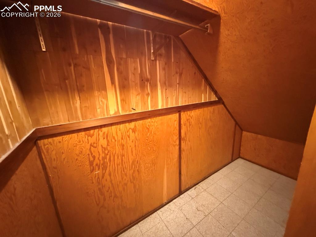 Image 17 of 26: Family Room