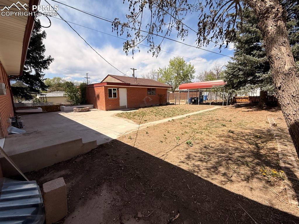 Image 22 of 26: Bathroom