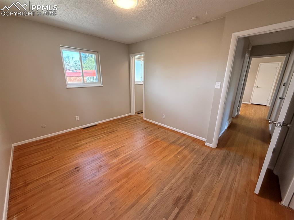 Image 9 of 26: Dining Room