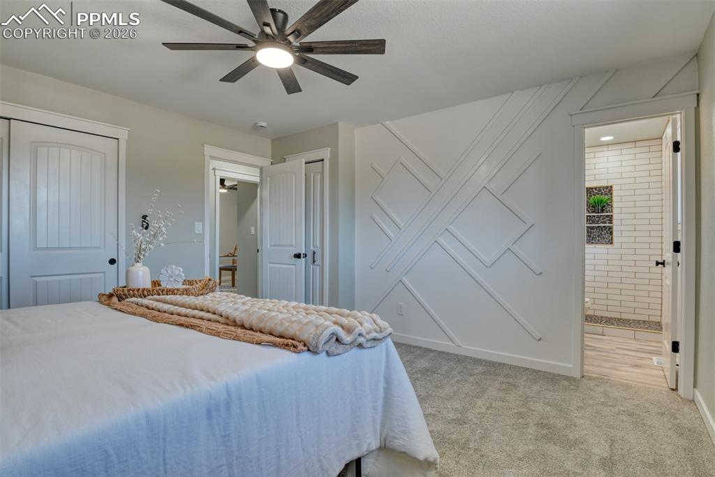 Image 19 of 50: Bedroom