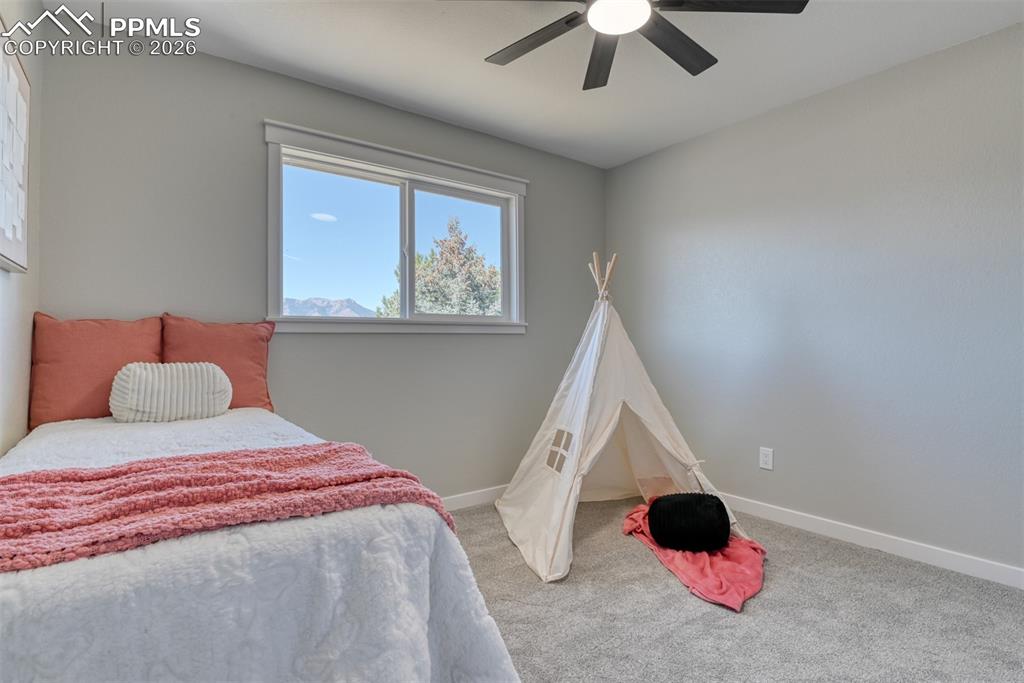 Image 24 of 50: Bedroom