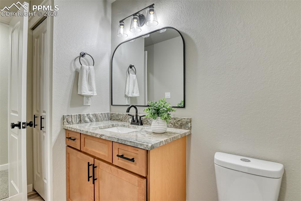 Image 27 of 50: Bathroom