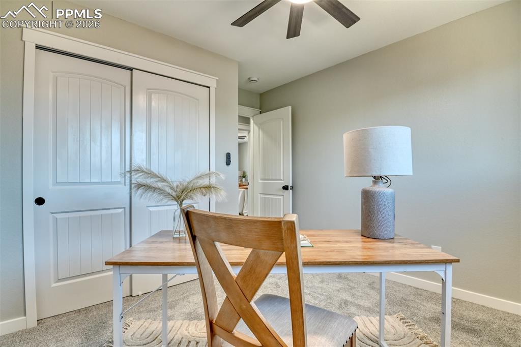 Image 30 of 50: Office