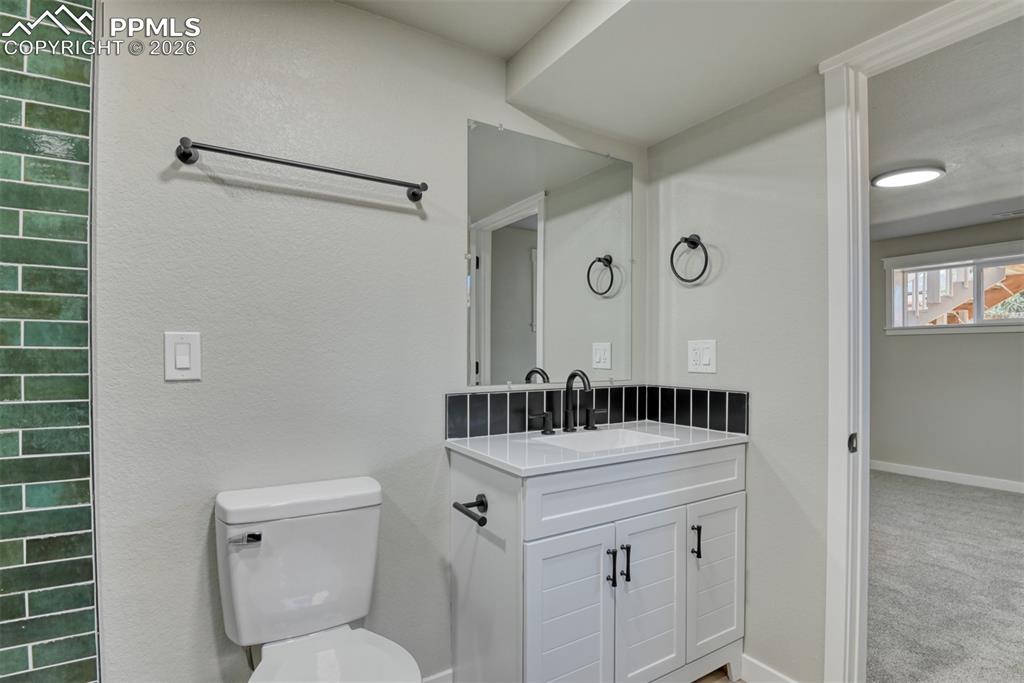 Image 44 of 50: Bathroom