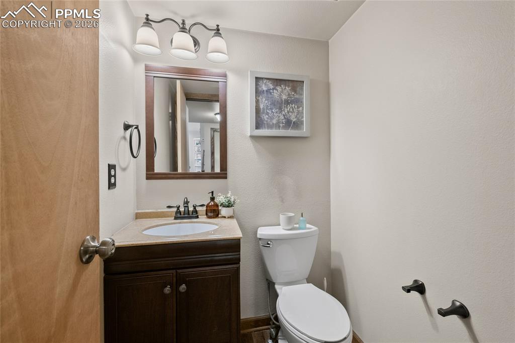 Image 16 of 36: Bathroom