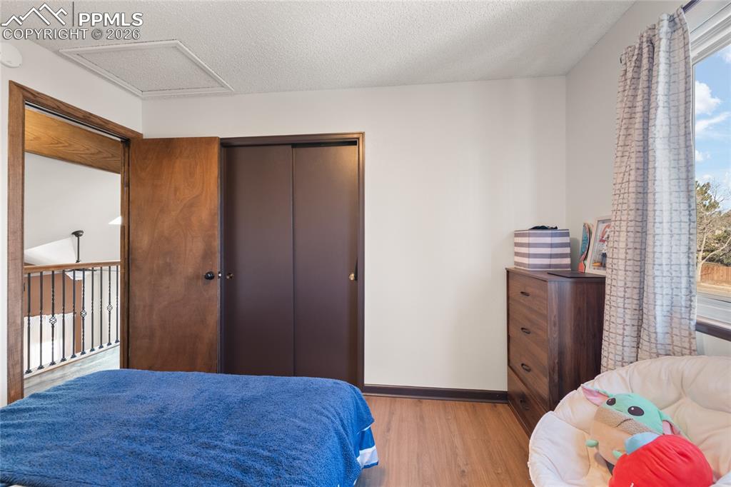 Image 24 of 36: Bedroom