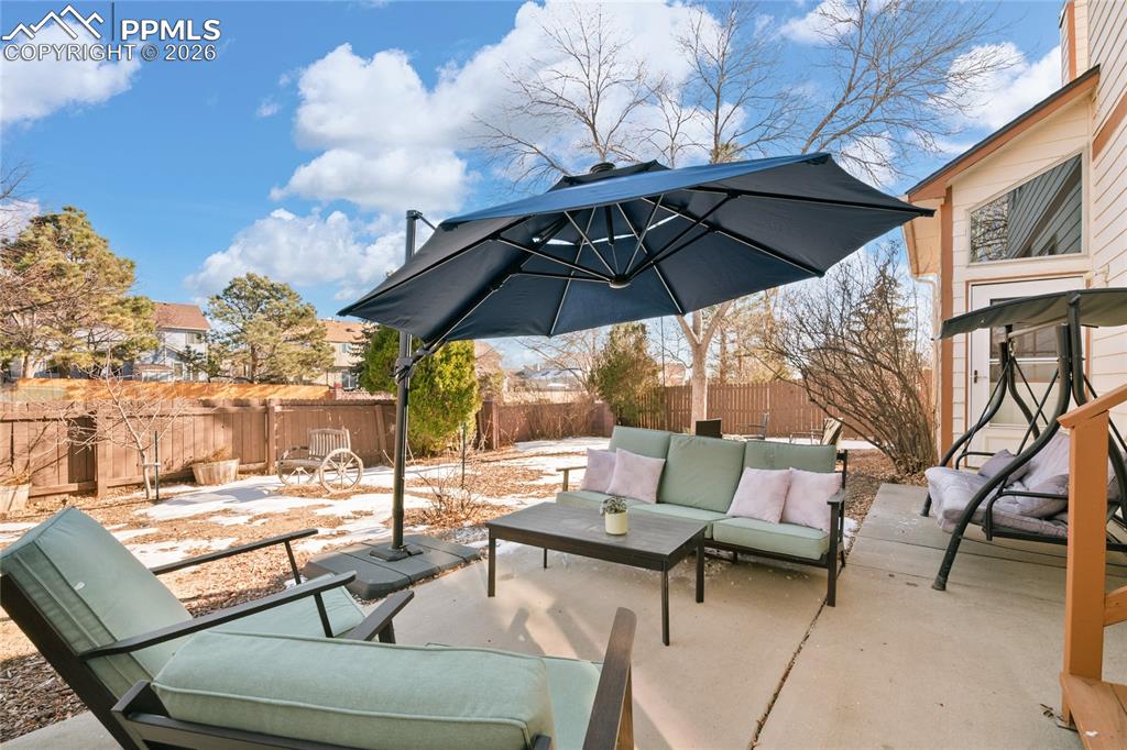 Image 34 of 36: Patio