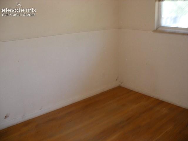 Image 23 of 43: Bedroom
