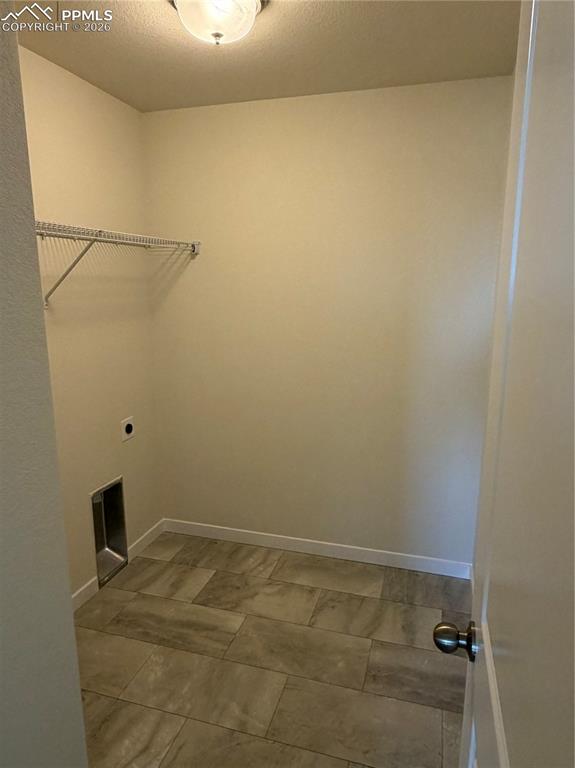 Image 14 of 20: Laundry