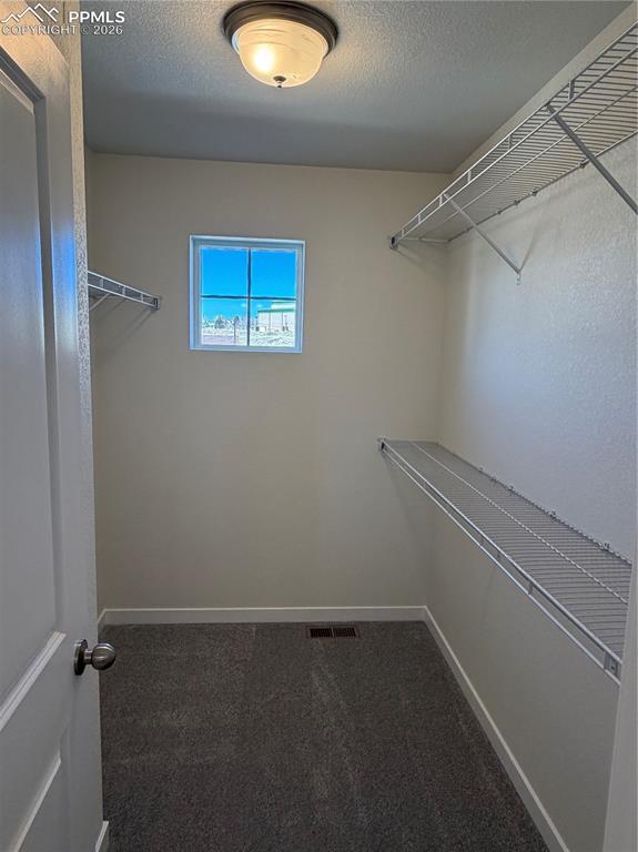 Image 20 of 20: Closet