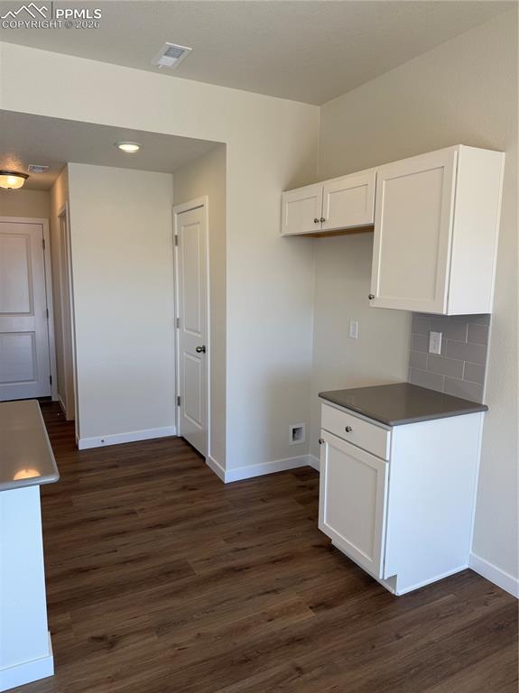 Image 6 of 20: Kitchen