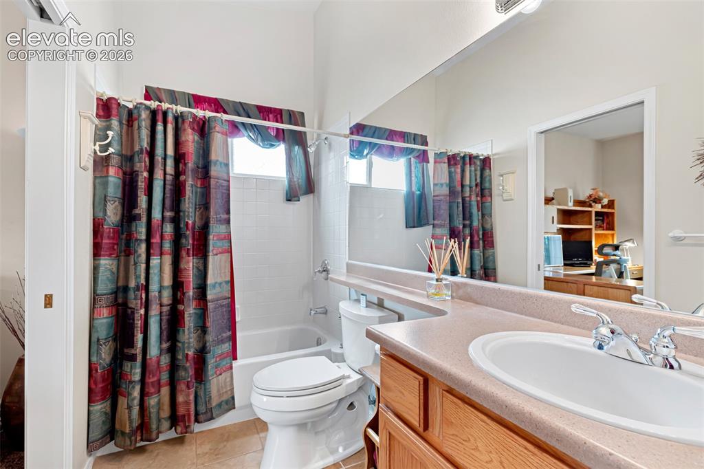 Image 10 of 43: Bathroom