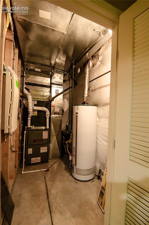 Image 40 of 48: Utility Room