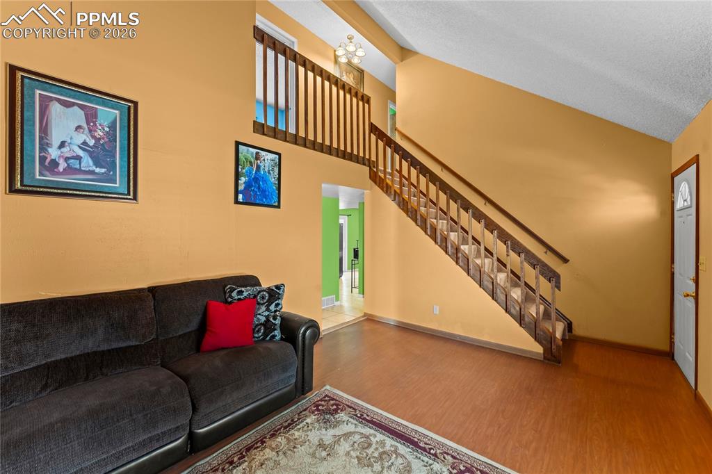 Image 5 of 25: Living Room