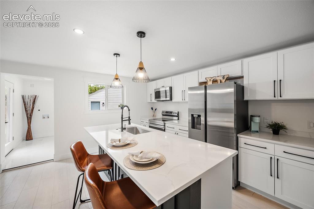 Image 10 of 44: Kitchen