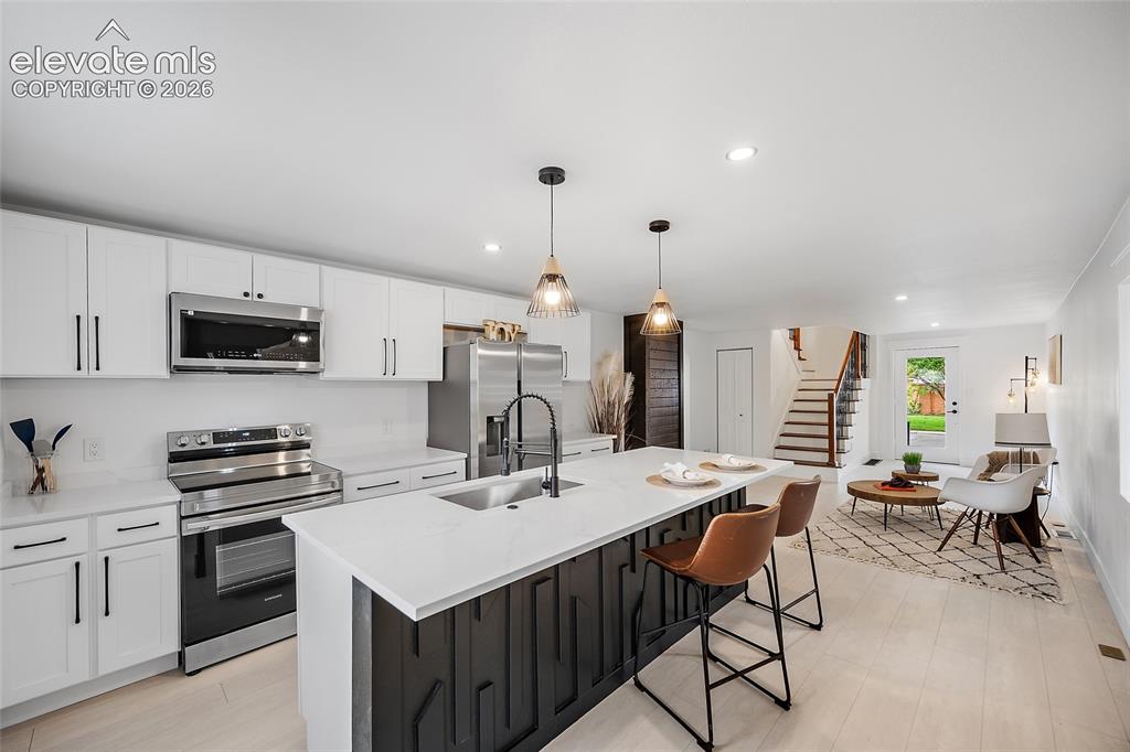 Image 12 of 44: Kitchen
