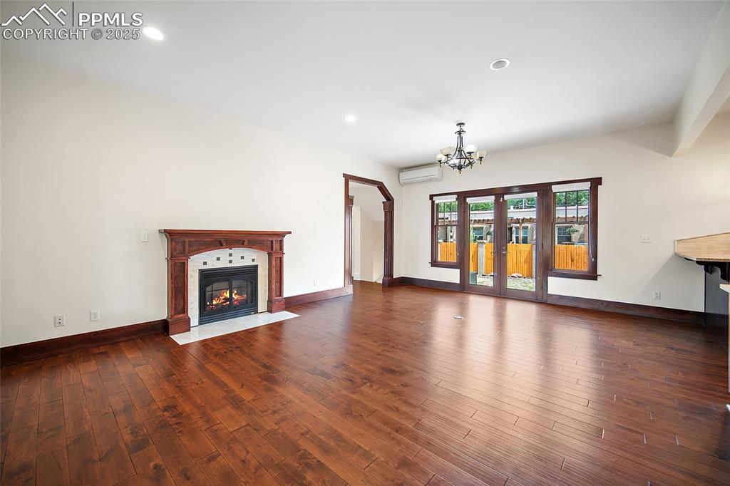 Image 10 of 50: Living Room