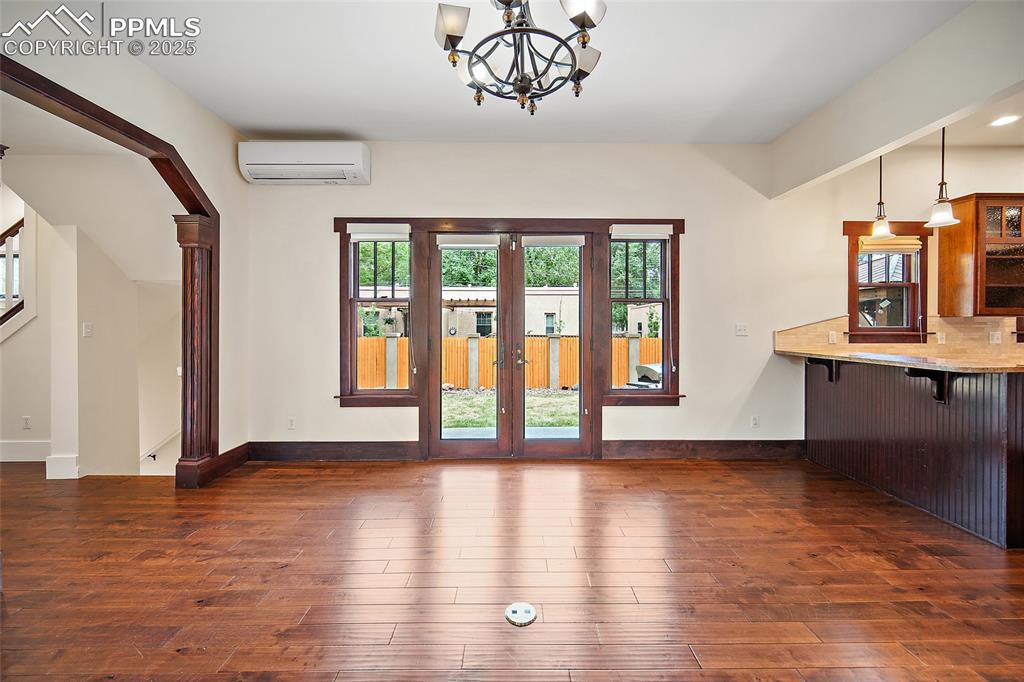 Image 11 of 50: Living Room