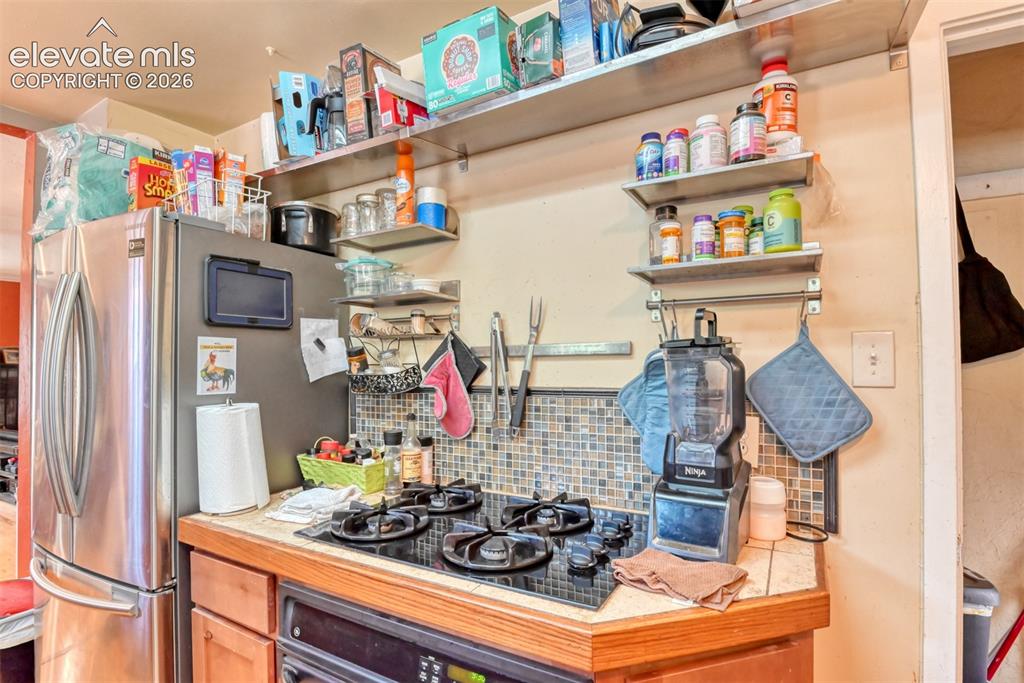 Image 11 of 38: Kitchen