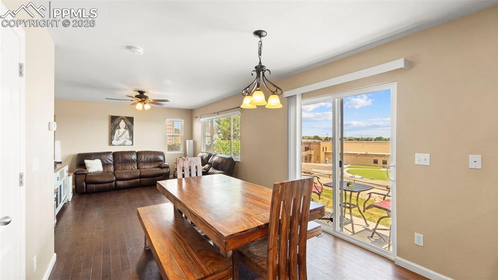 Image 10 of 42: Dining Area