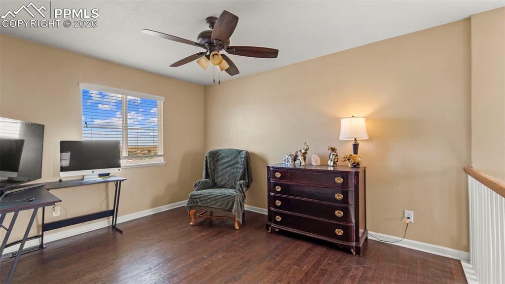 Image 17 of 42: Sitting Room