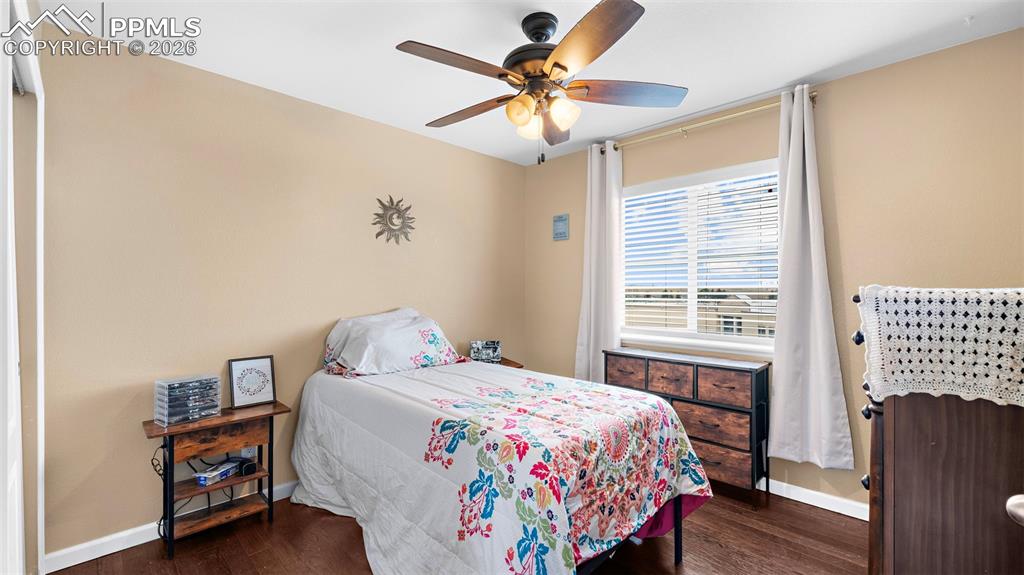 Image 18 of 42: Bedroom