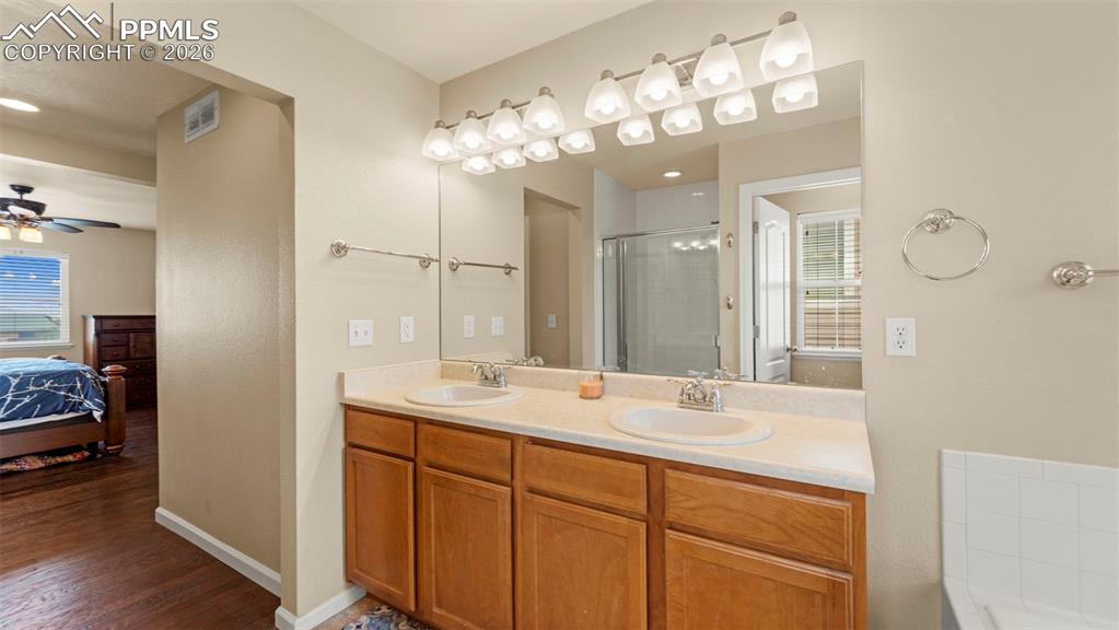 Image 28 of 42: Bathroom