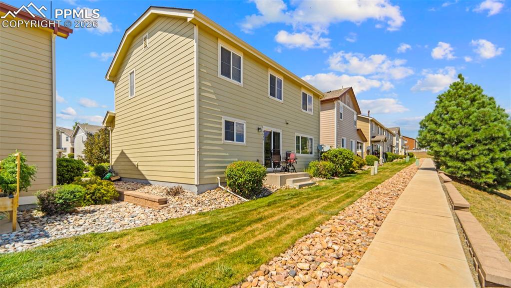 Image 31 of 42: Back of Structure