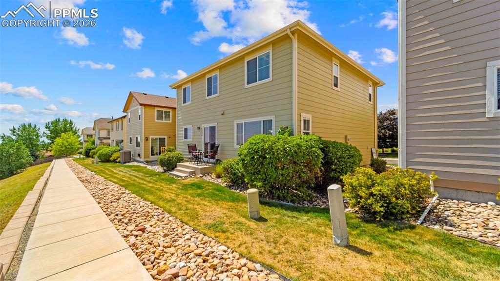 Image 32 of 42: Back of Structure