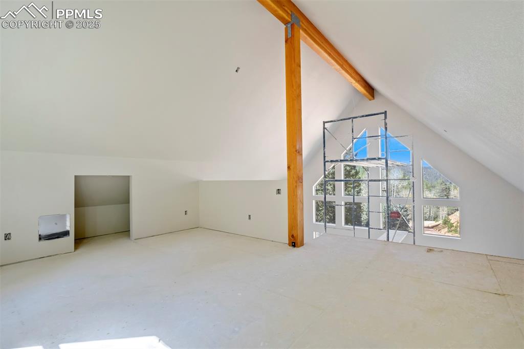 Image 21 of 38: Bonus Room