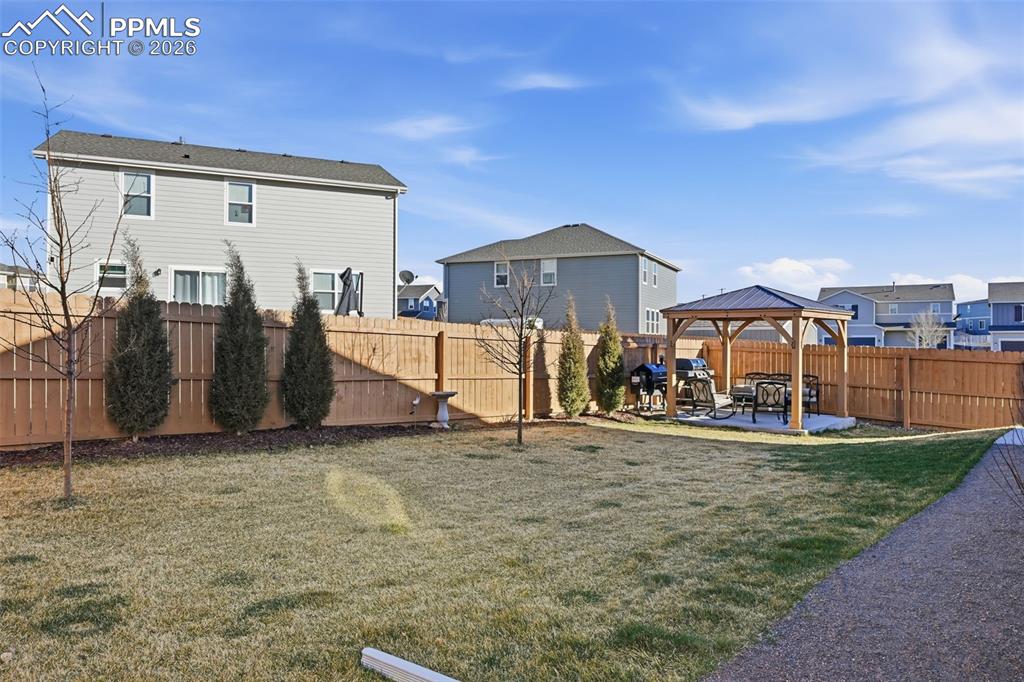 Image 13 of 43: Yard