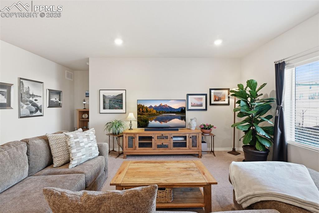 Image 22 of 43: Living Room