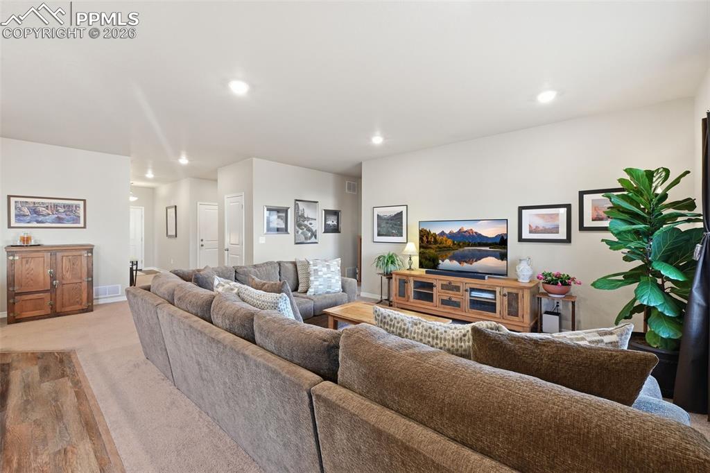 Image 23 of 43: Living Room