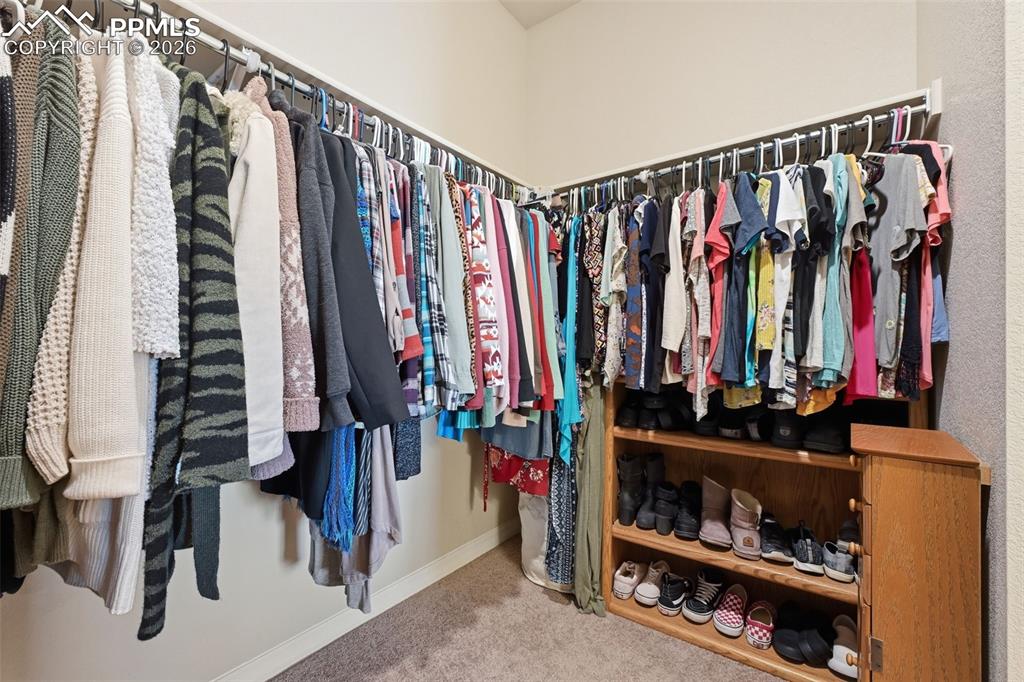 Image 37 of 43: Closet