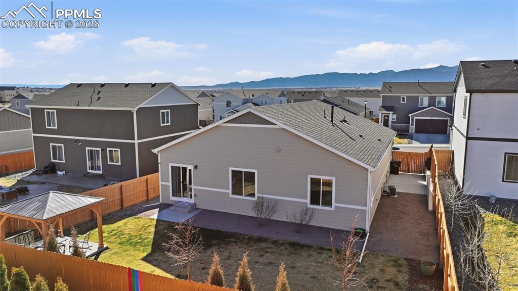 Image 7 of 43: Back of Structure