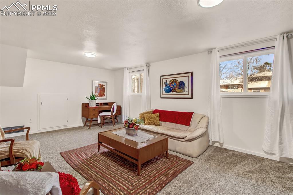 Image 16 of 35: Living Room