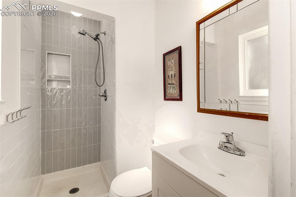 Image 21 of 35: primary bedroom attached bathroom 