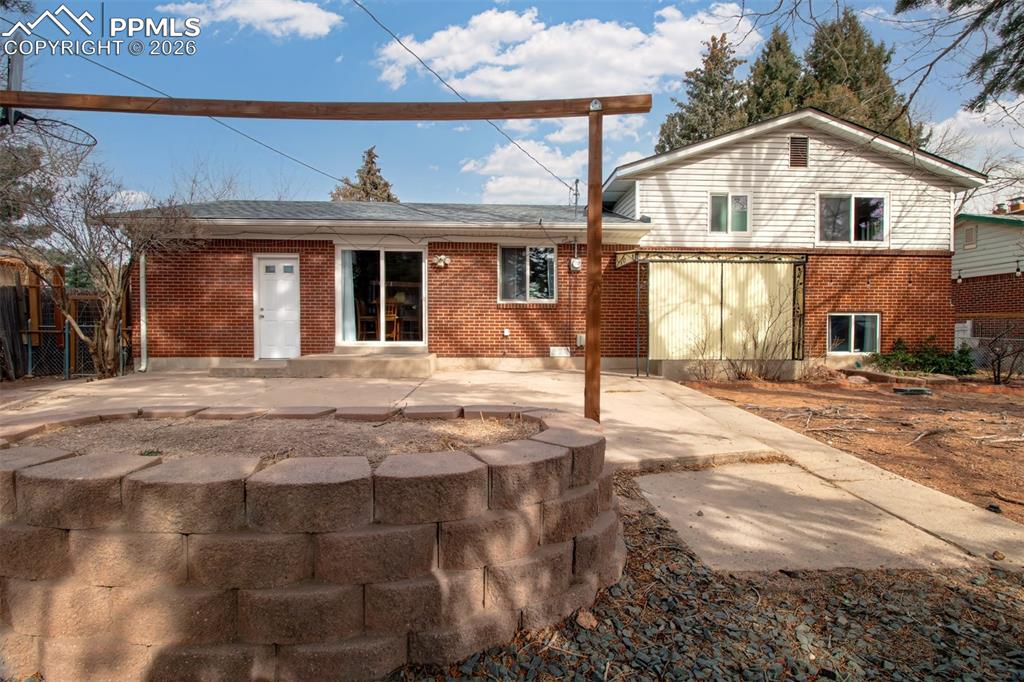 Image 33 of 35: Back of Structure