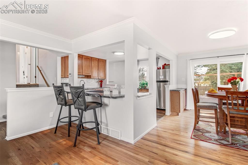 Image 7 of 35: Kitchen